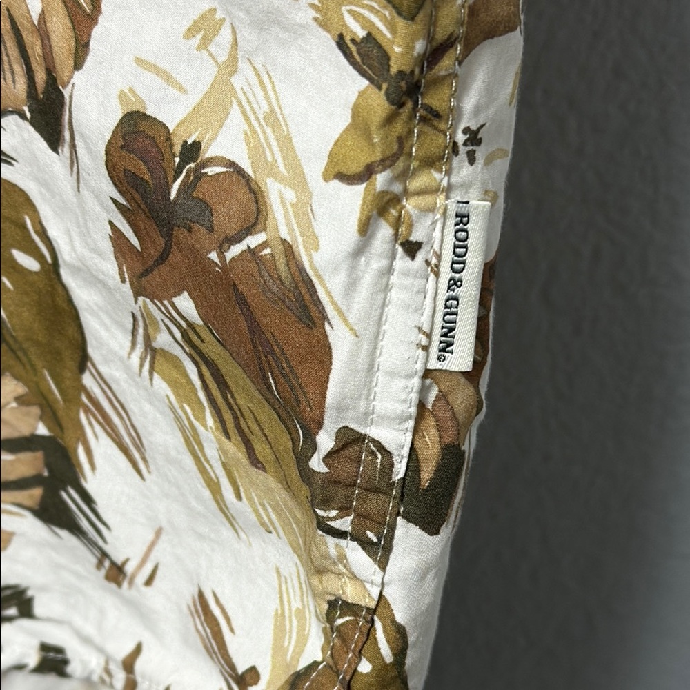 Rodd & Gunn Men's Floral Shirt - Picture 5 of 8